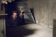 Colonia – Nachdem der Aktivist Daniel (Daniel Brühl) vom chilenischen Militär in ein Folterlager auf dem Gelände der ominösen Kultstätte "Colonia Dignidad" gebracht wurde, kämpft er dort ums pure Überleben, bis er seine Freundin Lena dort entdeckt und mit ihr zusammen fliehen will ...