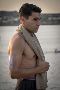 Catch-22 – Yossarian (Christopher Abbott)