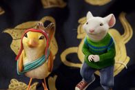 Stuart Little 2 – Stuart ist überglücklich. Er hat den Kanarienvogel Margalo zufällig getroffen und die beiden sind nun Freunde.