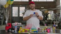 BesserEsser - Sebastian Lege deckt auf – Die Lebensmittelindustrie lockt mit bunter Werbung, schönen Packungen und einer riesigen Auswahl. Produktentwickler Sebastian Lege deckt auf, was wirklich dahintersteckt.