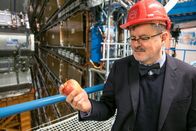 Die Europa-Saga – Christopher Clark im Kernforschungszentrum CERN in Genf. in Verbindung mit der Sendung inkl. SocialMedia bei Nennung ZDF/Alexander HeinChristopher Clark im Kernforschungszentrum CERN in Genf. in Verbindung mit der Sendung inkl. SocialMedia bei Nennung ZDF/Alexander Hein