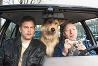 Grießnockerlaffäre – L-R: Franz Eberhofer (Sebastian Bezzel), Rudi Birkenberger (Simon Schwarz).
