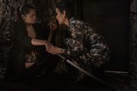 Charmed – L-R: Mel Vera (Melonie Diaz) and Roxie (Shi Ne Nielson)