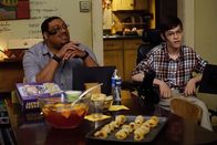 Speechless – L-R: JJ DiMeo (Micah Fowler) und Kenneth (Cedric Yarbrough)