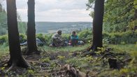 neoriginal: Missing Lisa – Michiel (Boris Van Severen) und Ylena (Laurian Callebaut) haben auf der Reise einen guten Gesprächspartner in dem jeweils anderen gefunden.
