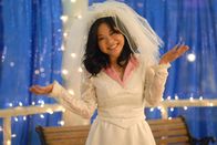 Gilmore Girls – Nach langem hin und her hat Lane (Keiko Agena) nun endlich ihr Hochzeitskleid ...