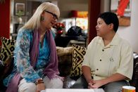 Modern Family – DeDe Pritchett (Shelley Long), Manny Delgado (Rico Rodriguez)