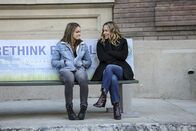 Navy CIS – Angie Grey (Cassi Thomson, l.); Jack Sloane (Maria Bello, r.)