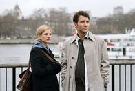 Hautnah – Stecken in einem Verwirrspiel der Gefühle: Larry (Clive Owen, r.) und Anna (Julia Roberts, l.) ...