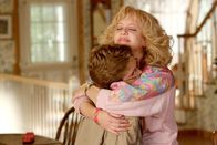 The Goldbergs – Die Goldbergs Staffel 1 Folge 3 Erdrückende Mutterliebe: Sean Giambrone als Adam Goldberg, Wendi McLendon-Covey als Beverly Goldberg