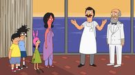 Bob's Burgers – L-R: Gene, Tina, Louise, Linda, Bob und Flarty