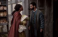 The Spanish Princess – Lina de Cardonnes (Stephanie Levi-John, l.); Oviedo (Aaron Cobham, r.)
