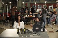 Community – Während Studienleiter Pelton mal wieder gegen alles und jeden kämpft, kommt Shirley auf die Idee, einen religiös motivierten Film zu drehen und bitten Abed (Danny Pudi, l.) um filmischen und kreativen Beistand ...