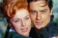 Die schwarze Tulpe – Als Julien (Alain Delon) seinen draufgängerischen Zwillingsbruder Guillaume am Hofe vertreten muss, verliebt sich die schöne Caro (Virna Lisi) in ihn.