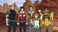 Voltron: Legendärer Verteidiger​​ – l-r: Shiro, Keith, Lance, Pidge, Hunk