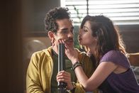 Ash vs. Evil Dead – Pablo Simon Bolivar (Ray Santiago, l.); Kelly Maxwell (Dana DeLorenzo, r.)