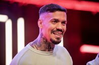 Comedy Clash – SÜDWESTRUNDFUNK Comedy Clash - Finale Diese Comedians machen der Konkurrenz Angst: Jokah Tululu, EmmVee und Lara Autsch wollen sich für das große "Comedy Clash"-Jahresfinale beweisen. Salim Samatou und Marvin Endres hosten den härtesten Stand-Up-Wettbewerb Deutschlands in dem Jokah Tululu den King of Pop als Influencer verkörpert, EmmVee (Foto) auf die deutschesten Deutschen in der Shisha Bar trifft und Lara Autsch auch ohne Kind in der Öffentlichkeit stillen möchte.