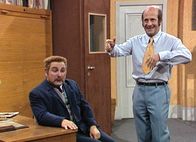 Weisch no...: Die Schwindelfiliale – Die Schwindelfiliale Komödie von Curt Kraatz und Max Neal Willibald freut sich aufs Schäferstündchen: Jörg Schneider als Justus, Paul Bühlmann als Willibald