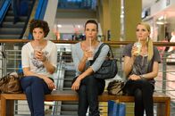 Knallerfrauen – (2. Staffel) - In "Knallerfrauen" tut Martina Hill (r.) wonach ihr der Sinn steht - hemmungslos und unangepasst ...