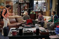 The Big Bang Theory – Planen einen Männerabend: Sheldon (Jim Parsons, 2.v.l.), Raj (Kunal Nayyar, r.), Leonard (Johnny Galecki, 2.v.r.) und Howard (Simon Helberg, l.) ...