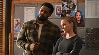 Chicago P.D. – Kevin Atwater (LaRoyce Hawkins) und Hailey Upton (Tracy Spiridakos)