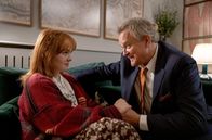 Douglas Is Cancelled – Douglas (Hugh Bonneville) will seine Tochter Claudia (Madeleine Power) überzeugen, dass er sich an den folgenschweren Witz nicht erinnern kann – aber sie hat ihre Zweifel.