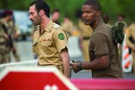 Operation: Kingdom – Faris Al Ghazi (Ashraf Barhom, l.); Ronald Fleury (Jamie Foxx, r.)