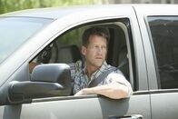 Desperate Housewives – Während Bree und Gabrielle versuchen herauszufinden, ob Chuck irgendetwas von ihrem Geheimnis ahnt, wird Mike (James Denton) misstrauisch, da Susan und Carlos ungewöhnlich viel Zeit miteinander verbringen ...