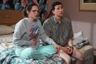 The Goldbergs – Hayley Orrantia (Erica Goldberg), Sam Lerner (Geoff Schwartz).