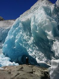 360° - Geo-Reportage – Kameramann André Zschocke unter dem Eis des Großen AletschgletschersZur ARTE-Sendung 360ˇ - Die Geo-Reportage: Schweiz, das Verschwinden der Gletscher 6: Kameramann AndrŽ Zschocke unter dem Eis des Gro§en Aletschgletschers