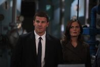 Bones - Die Knochenjägerin – L-R: Seeley Booth (David Boreanaz) und Temperance Brennan (Emily Deschanel)