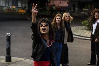 Bohemian Rhapsody – (v.l.n.r.) Freddie Mercury (Rami Malek); John Deacon (Joseph Mazzello); Roger Taylor (Ben Hardy); Brian May (Gwilym Lee)