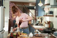Einfach kochen mit Mary – Mary bereitet ihr Gericht vor. Die Verwendung des sendungsbezogenen Materials ist nur mit dem Hinweis und Verlinkung auf RTL+ gestattet.; Mary bereitet ihr Gericht vor. Die Verwendung des sendungsbezogenen Materials ist nur mit dem Hinweis und Verlinkung auf RTL+ gestattet.