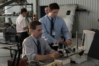 Mayday - Alarm im Cockpit – Brantford, Ontario - NTSB-Ermittler (gespielt von Rod Wilson und Andrew Zachar) inspizieren die Teile und Systeme des Delta Airlines Fluges 1141.
