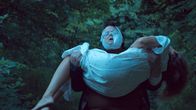 Honeydew – Gunni (Jamie Bradley, hinter)