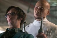 Gotham – Edward Nygma (Cory Michael Smith, l.); Hugo Strange (B.D. Wong, r.)