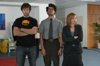The IT Crowd – V.l.n.r.: Roy (Chris O’Dowd), Maurice Moss (Richard Ayoade) und Jen Barber (Katherine Parkinson)