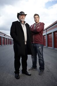 Storage Wars - Geschäfte in Kanada – L-R: Paul and Bogart
