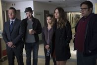 Scorpion – v.r.), Sylvester (Ari Stidham, r.) und Walter müssen einen Weg finden, um die reinen von den kontaminierten Blutbeuteln unterscheiden zu können ...