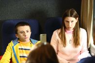 The Middle – Brick (Atticus Shaffer, l.) Sue (Eden Sher, r.)