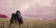 Silverpoint – Kaz (Maiya Silveston) stellt fest, dass ihre fiktive Welt durch eine riesige Kuppel begrenzt ist. Diese Kuppel zieht sich immer weiter zusammen. Ob die fiktive Welt beginnt, sich "aufzulösen"?