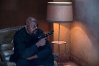 Spider-Man: Far from Home – Nick Fury (Samuel L. Jackson) ist Peter nach Venedig gefolgt, um ihm etwas zu geben, das Tony Stark gehörte.