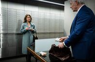 Tatort – Zahltag! Doreen Prätorius (Cordelia Wege) erscheint kurzentschlossen in der Bank, um sich die zugesprochene Versicherungssumme auszahlen zu lassen. Die Frage bleibt: Was wird sie mit der beträchtlichen Bargeldsumme tun?