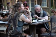 Outsiders – L-R: Ryan Hurst als Li'l Foster Farrell, David Morse als Big Foster Farrell