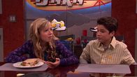 iCarly – L-R: Sam Puckett (Jennette McCurdy), Freddie Benson (Nathan Kress)