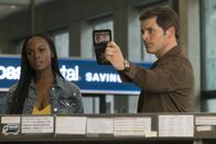 Sonic the Hedgehog – Maddie Wachowski (Tika Sumpter, l.); Tom Wachowski (James Marsden, r.)