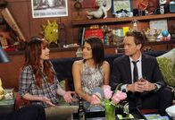 How I Met Your Mother – 2016: Robin (Cobie Smulders, M.) und Barney (Neil Patrick Harris, r.) gestehen ihren Freunden Lily (Alyson Hannigan, l.), Ted und Marshall, dass sie kein Paar mehr sind ...