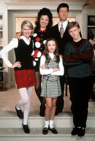 Die Nanny – v.li.: Maggie Sheffield (Nicholle Tom), Fran 'Die Nanny' Fine (Fran Drescher), Maxwell Sheffield (Charles Shaughnessy), Brighton Sheffield (Benjamin Salisbury). vorne: Grace Sheffield (Madeline Zima). 18.06.2003, 17:35 UHR.