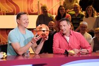 Was gibt es Neues? – Alex Kristan, Viktor Gernot.