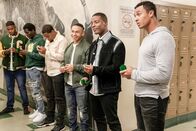 All American – Noah Gray-Cabey (Frausto), Daniel Ezra (Spencer James).